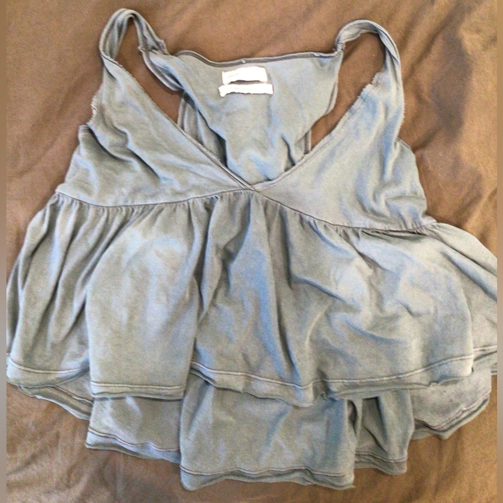 Cute green grey top size medium cropped flowy